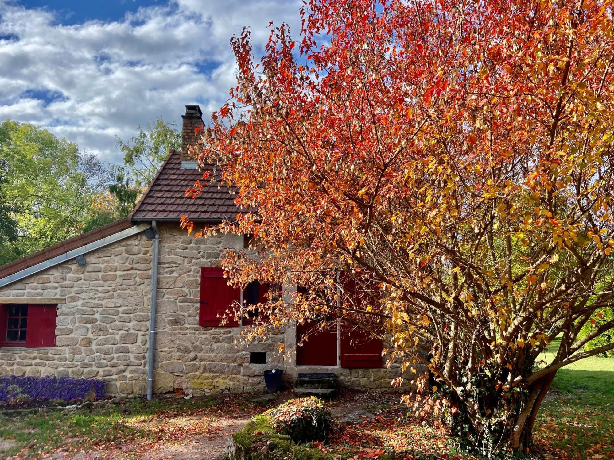 Maison Du Petit Poete Quarre-les-Tombes Экстерьер фото